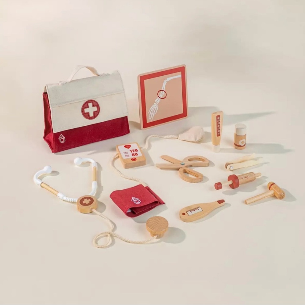 Coco Village Doctor Wooden Playset